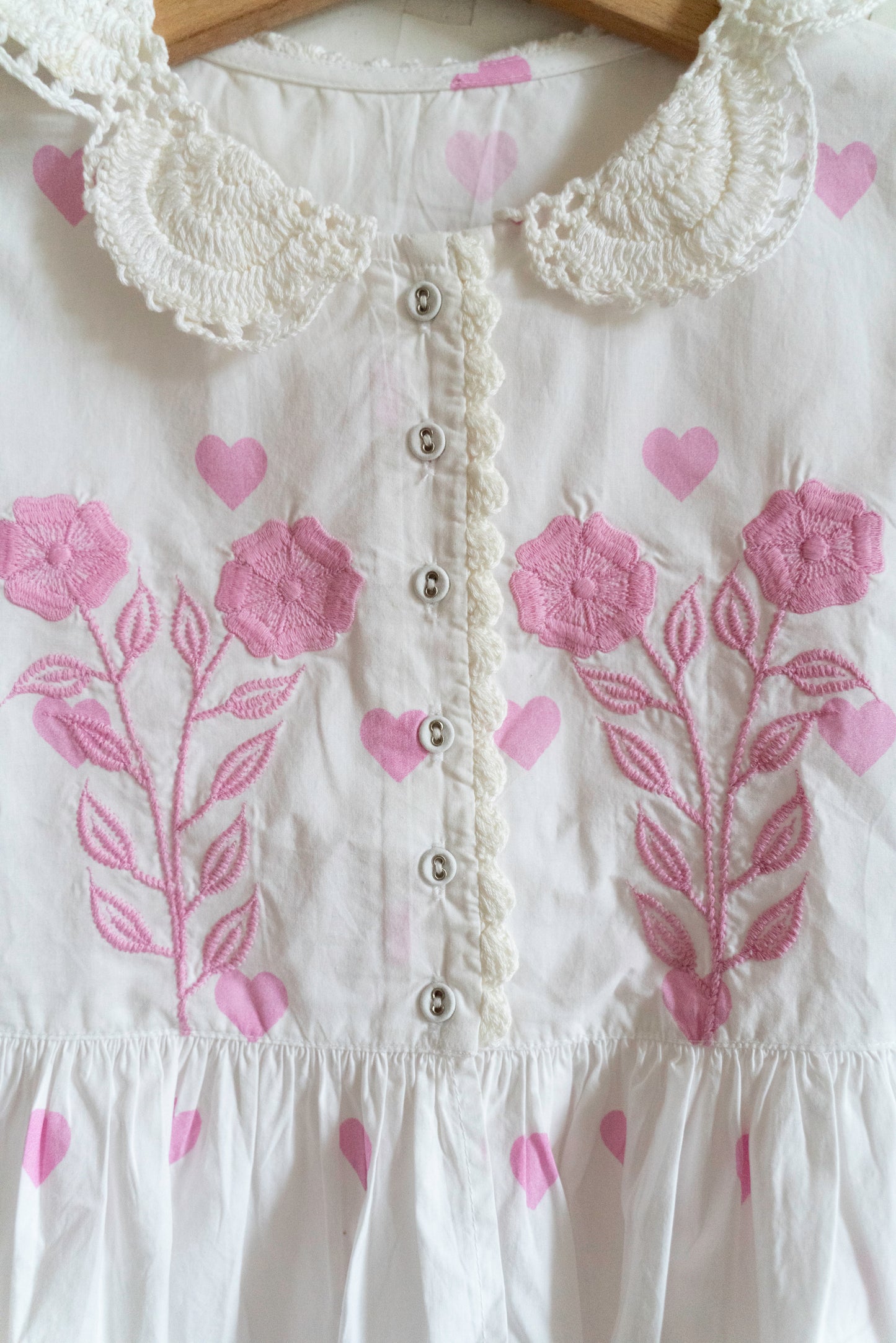 Top Daisy pink hearts